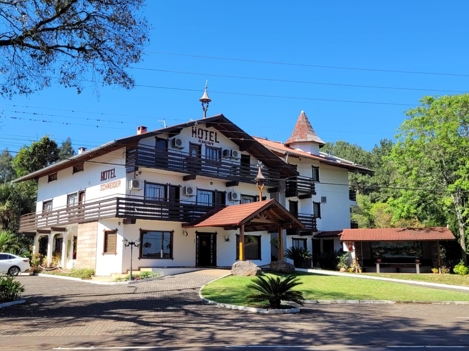 Hotel Schneider Treze Tílias Exteriör bild