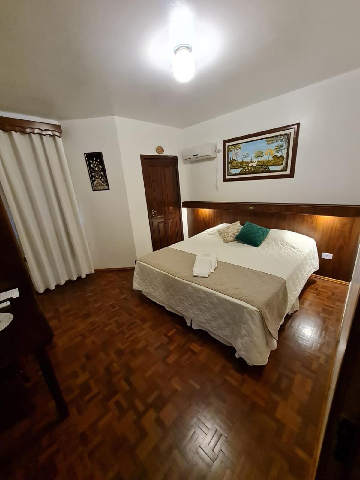 Hotel Schneider Treze Tílias Exteriör bild